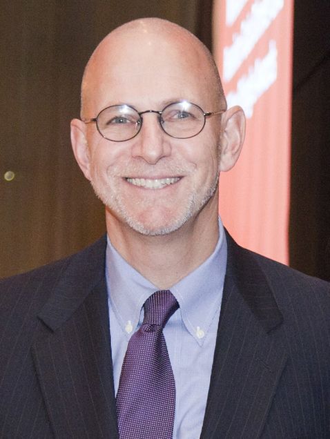 Howard Altarescu ('74) established the Altarescu Summer Public Interest Summer Fellowships in 2011 to support students pursuing careers in the field of public interest.