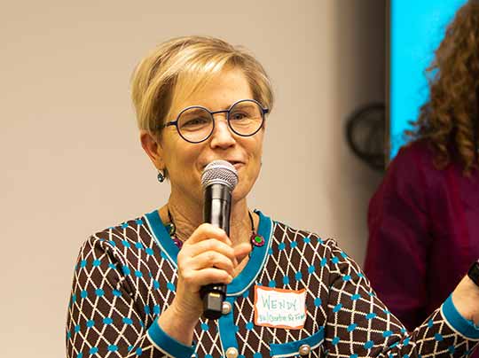 Wendy Swart Grossman speaking at an event