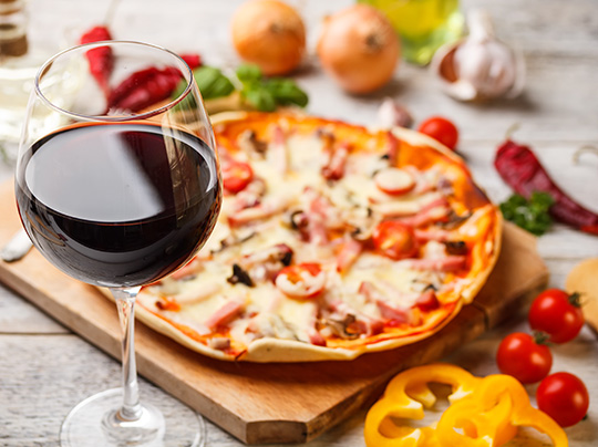 New Pizzeria Brings Wine Studies Alum’s Career Full Circle