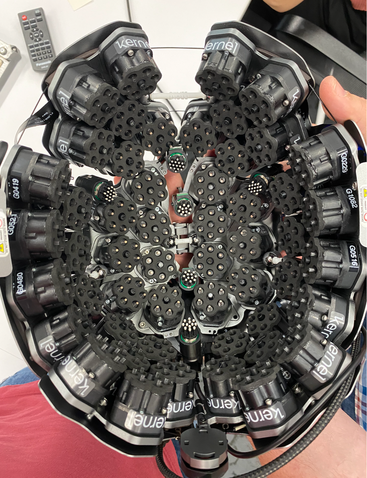First Experience with the Kernel Flow Device | Neurophotonics Center