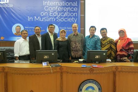 Hefner at Jakarta conference