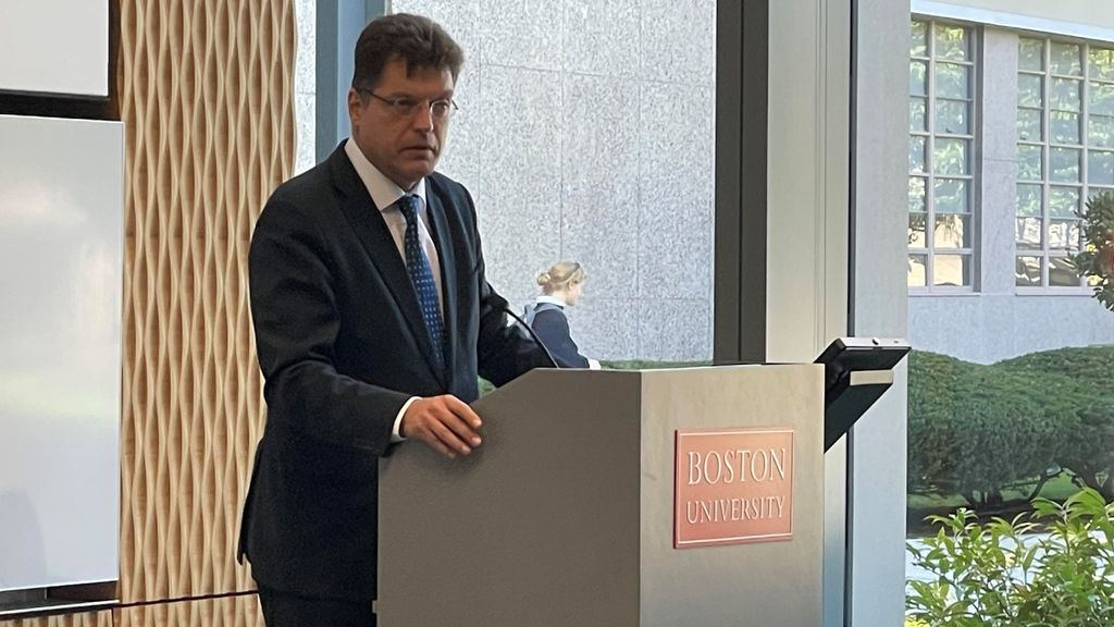 Janez Lenarčič addresses a crowd at the BU Center for Integrated Life Sciences & Engineering on September 23, 2022.