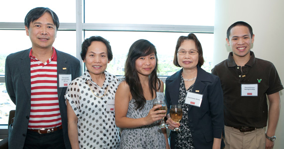 Thongchai Hongsmatip (ENG’00), Trirat Hongsmatip, Pattaya Hongsmatip (ENG’12), Kanchana Sims, and Thomanoon Hongsmatip. Thongchai Hongsmatip (ENG’00), Trirat Hongsmatip, Pattaya Hongsmatip (ENG’12), Kanchana Sims, and Thomanoon Hongsmatip.