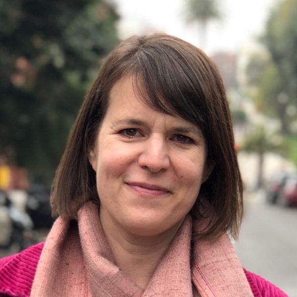 Carolyn White headshot