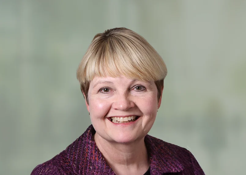 Joy Curtis Receives 2025 Health Sector Management Distinguished Alumni Award