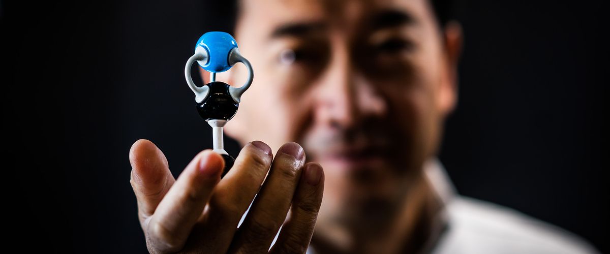 Faculty innovator holding device