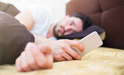 mobile-phone-use-in-bed