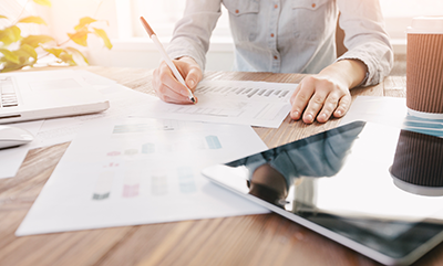 woman-working-on-statisitcs