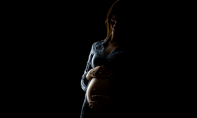 thumbnail pregnant woman dark light