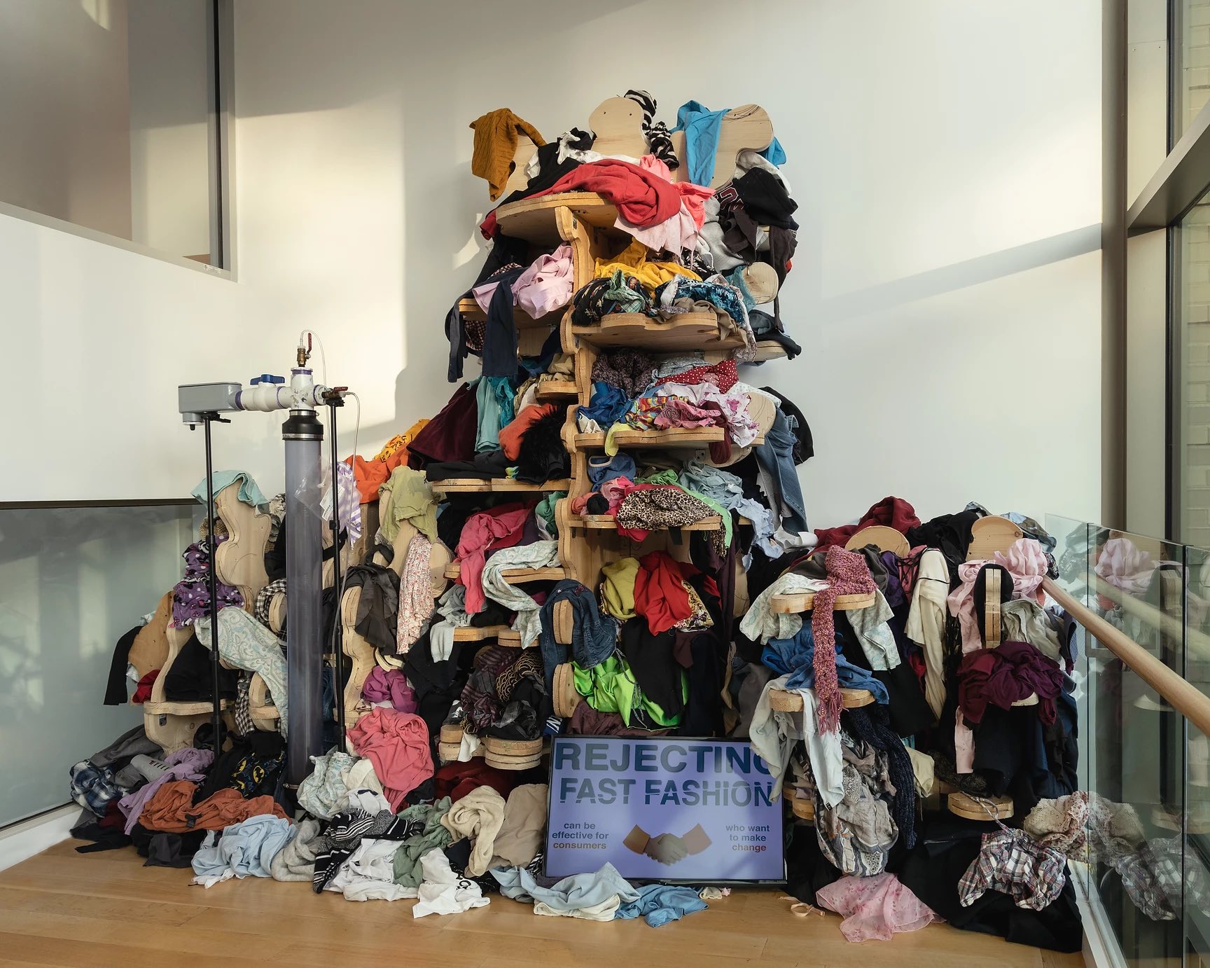 The controversial relationship between fashion and trash