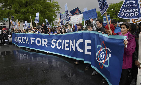 Thousands of scientists and their supporters join the March for Science in Washington, D.C