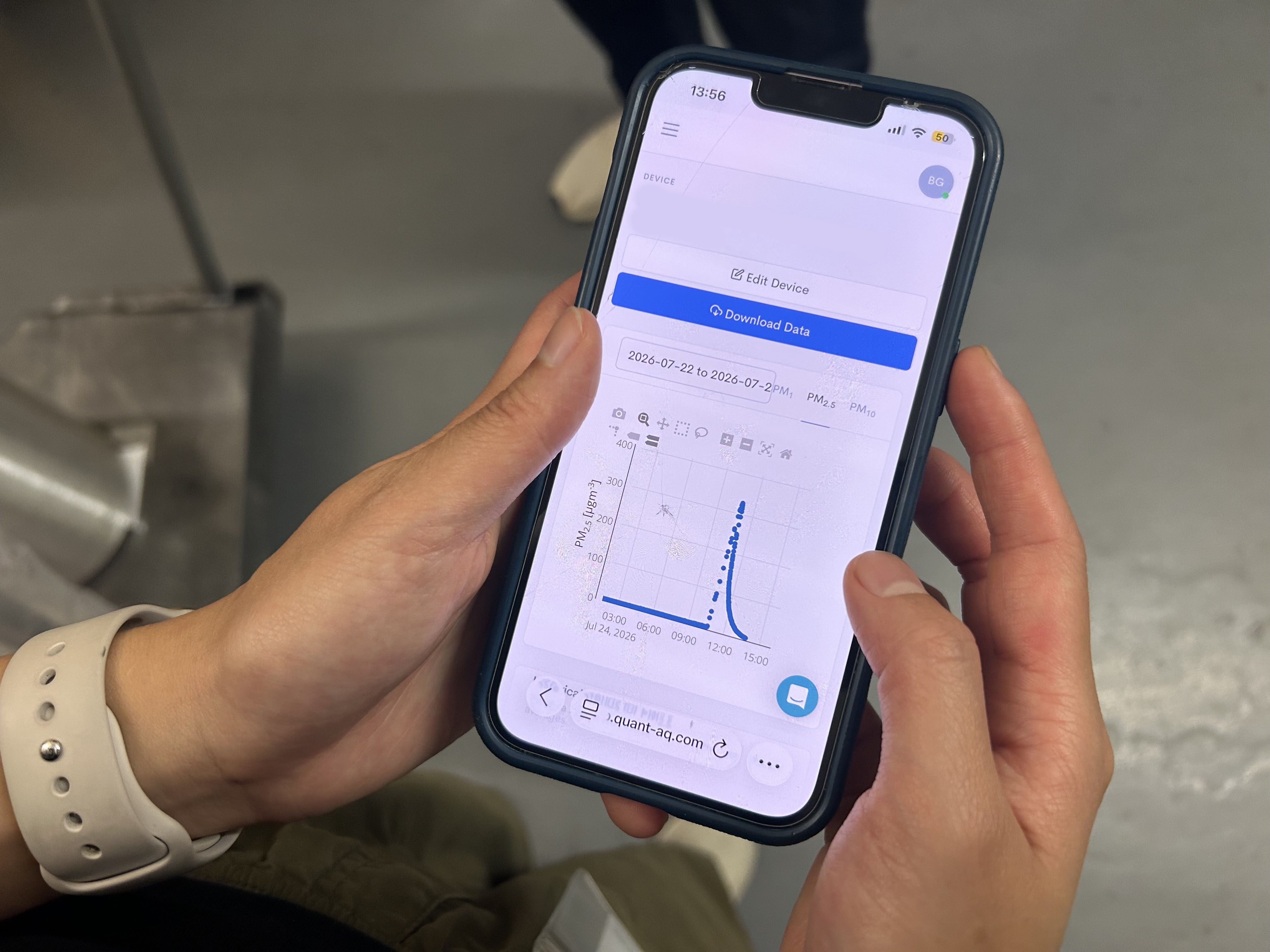 Ge observes a spike in PM 2.5 levels during an experiment in a classroom at the Holmes Innovation School using BPS's public air quality dashboard. Photo: Megan Jones