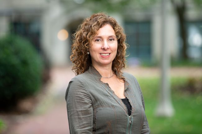 headshot Professor Bronwyn Keefe