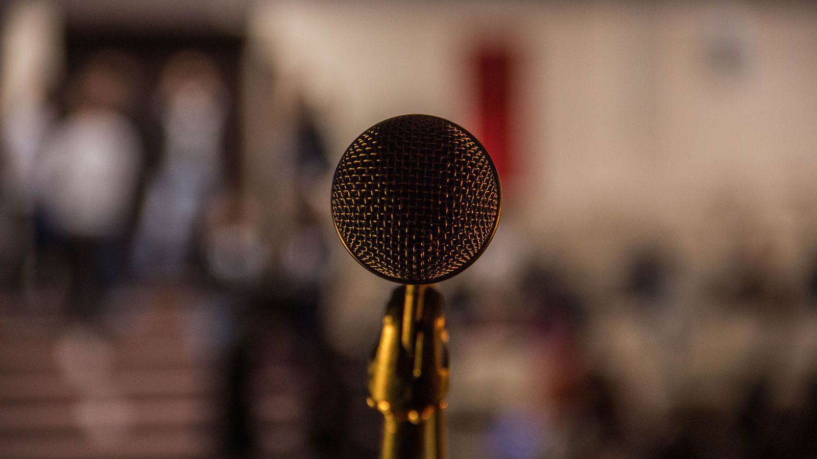 Microphone speaker event