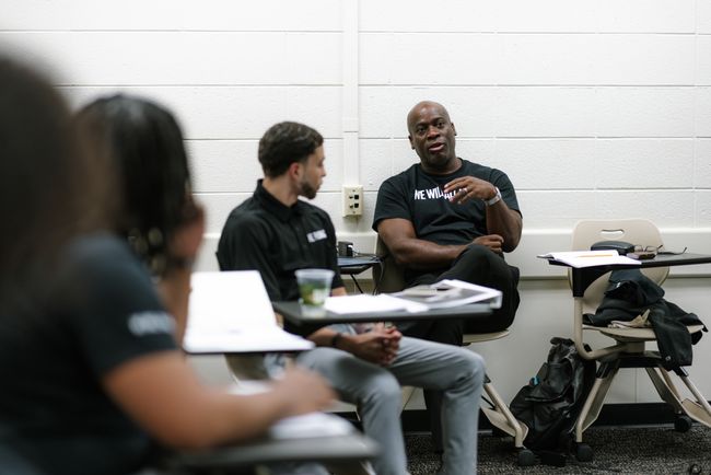 Ricardo Neal (SSW '99) teaches students