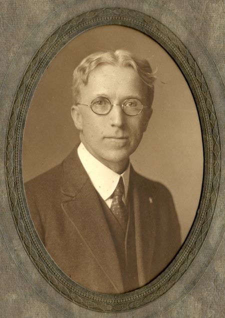 Delo Grover