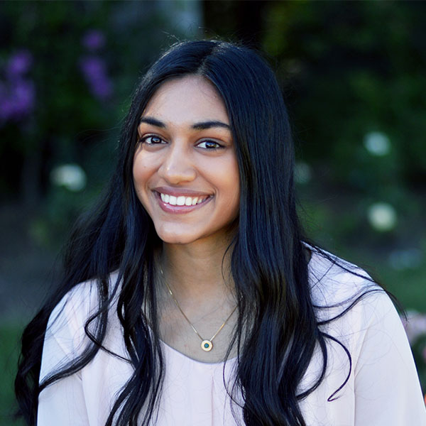 Nikhita Santebennur headshot