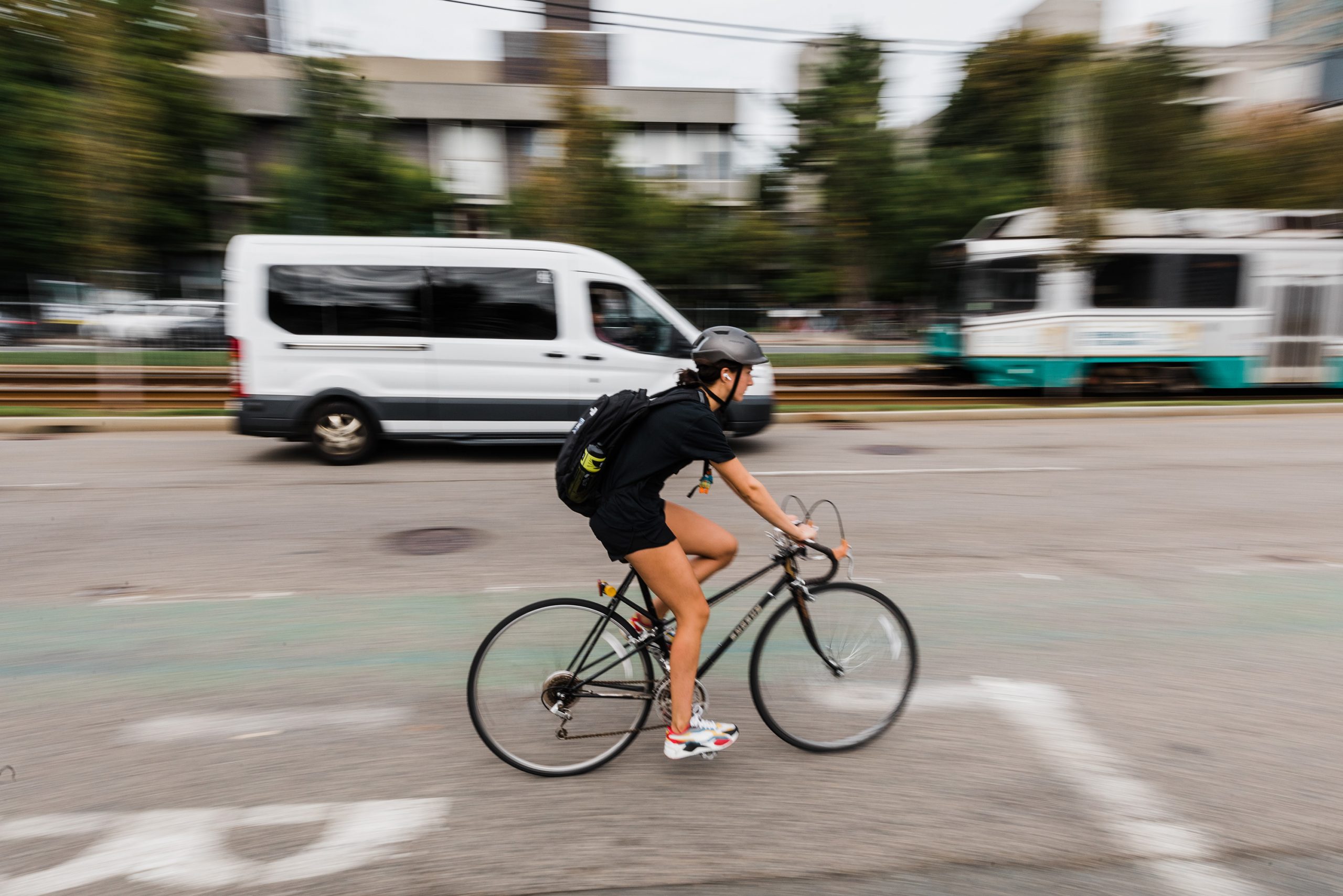 cyclist on Commonwealth Ave in traffic
