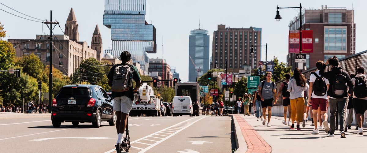 Cars, cyclists, and pedestrians on Commonwealth Ave