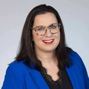 Photo of Lindsey Chapman