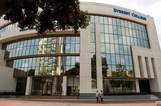 A photo of Everest College.