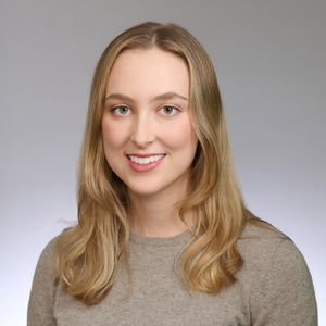Headshot of Emily Barnes