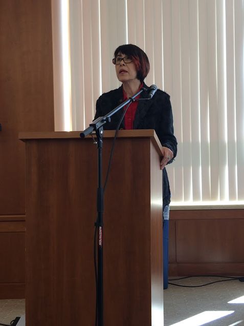 Professor Catherine Yeh gives a talk covering Dostoevsky in China